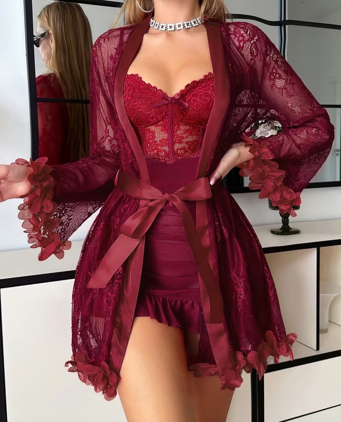 Ensemble de Nuit Femme 2 Pièces – Nuisette Sexy en Dentelle et Robe Transparente avec Nœud Satiné, Manches Longues et Finition Florale